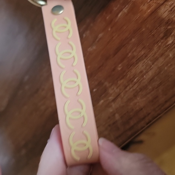 Keychain - Picture 3 of 8